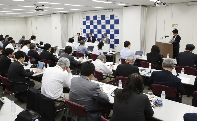 会長会見_2019_05_31_032